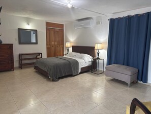 Iron/ironing board, WiFi, bed sheets - The name; Elite Space. A perfect place to rest near the airport (Carolina)