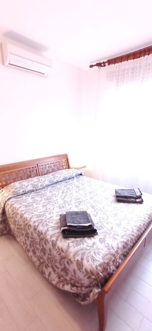 Fer et planche à repasser, Wi-Fi, draps fournis