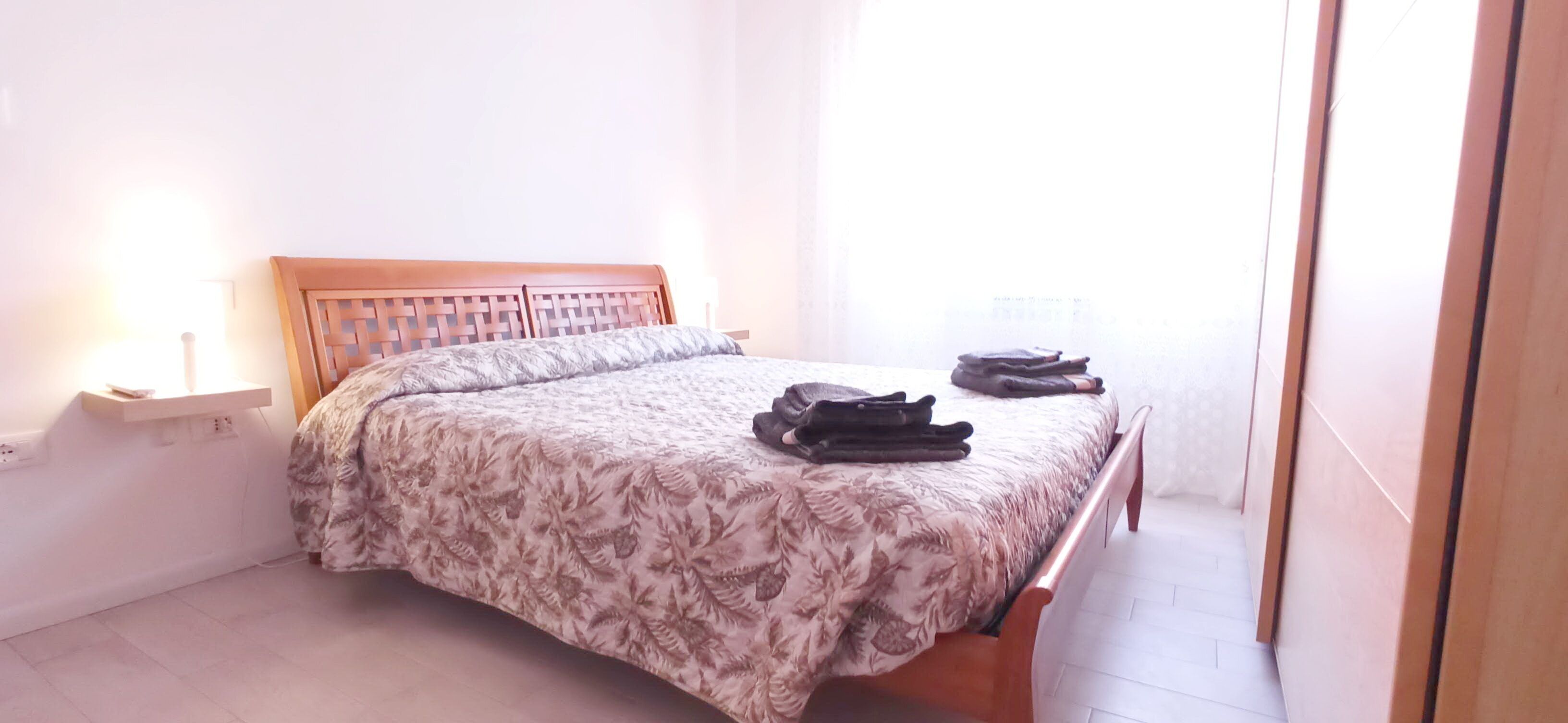 Ferros/tábuas de passar roupa, Wi-Fi, roupa de cama