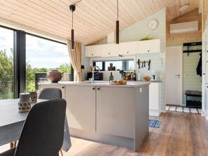 Fridge, microwave, dishwasher, cookware/dishes/utensils - "Afkar" - 900m from the sea by Interhome (Løkken)