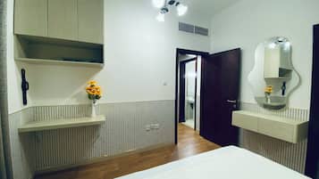 Iron/ironing board, WiFi, bed sheets