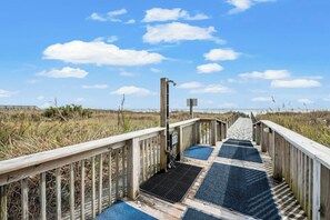 Property grounds - Crescent Sands I B5- Oceanfront 2BR- Pool (North Myrtle Beach)