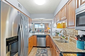 Coffee/tea maker, fridge, microwave, oven - Crescent Sands I B5- Oceanfront 2BR- Pool (North Myrtle Beach)