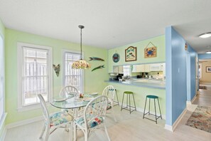 Dining - 3BR Dog Friendly Home- Crescent Beach- Blue Haven (North Myrtle Beach)