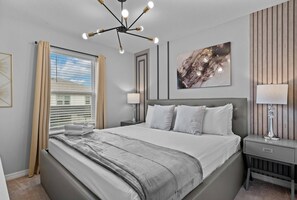 5 habitaciones, tabla de planchar con plancha, cuna de viaje y wifi 
