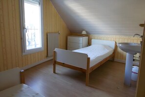 House | 3 bedrooms - Beautiful House in the Heart of the Auvergne (Murat-le-Quaire)