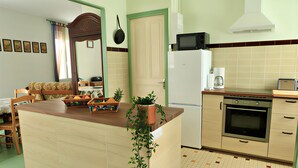 Unclassified image, 3 of 19, button - Beautiful House in the Heart of the Auvergne (Murat-le-Quaire)
