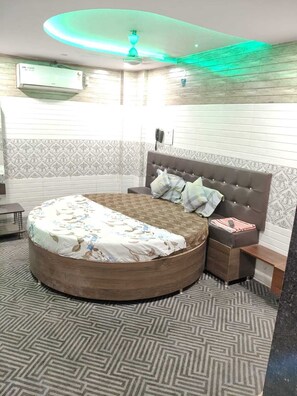 Room - Hotel KDM (Rajkot)