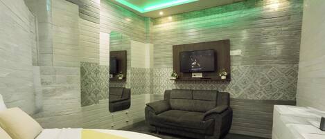 Suite Room | Free WiFi, bed sheets