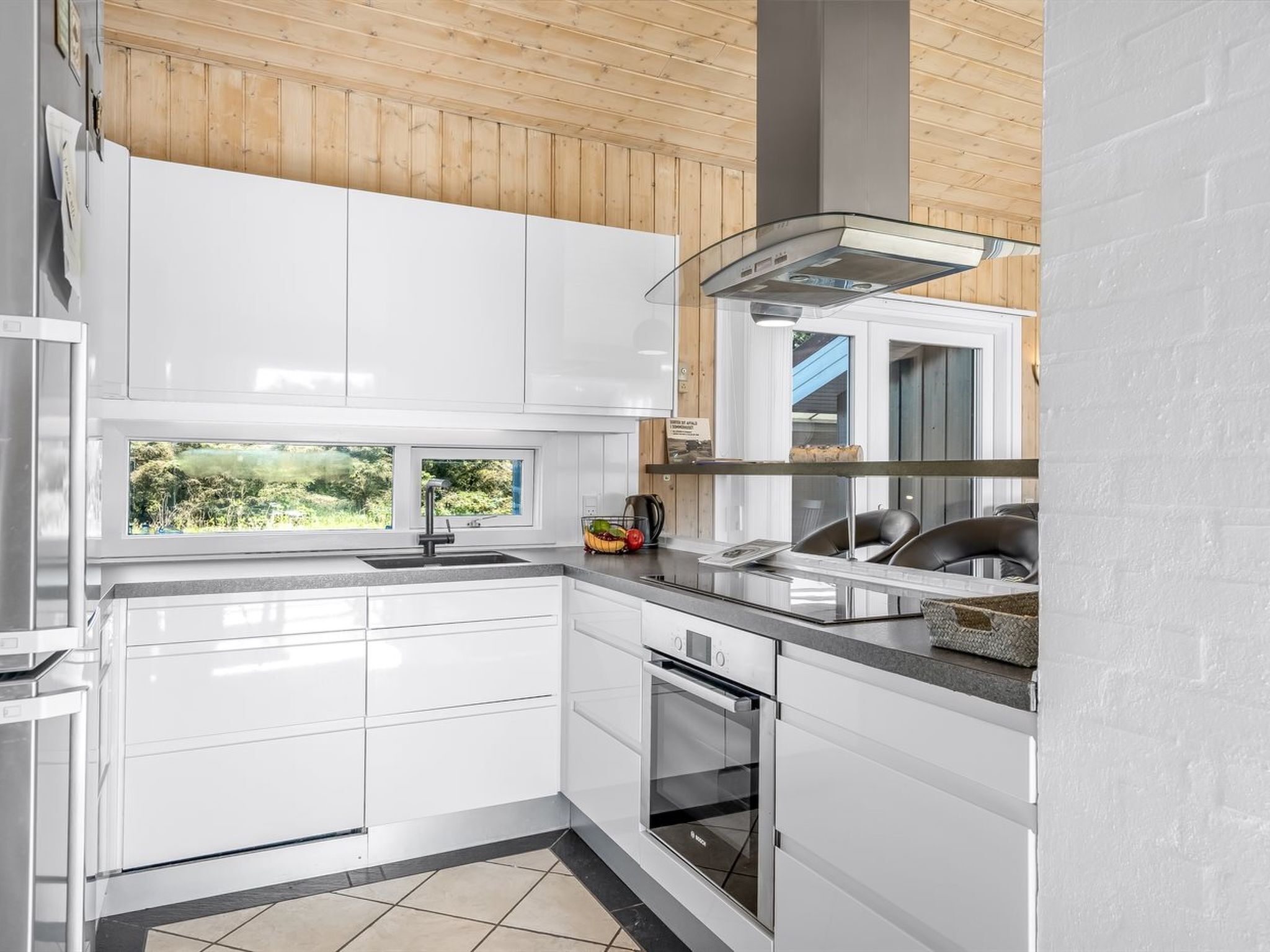 冷蔵庫、電子レンジ、オーブン、食器洗い機