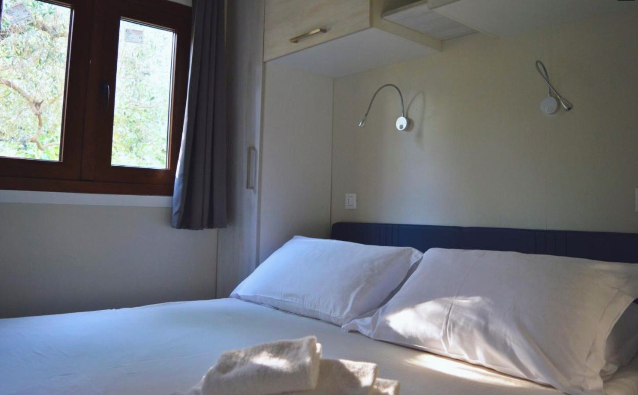 Bungalow, Garden View