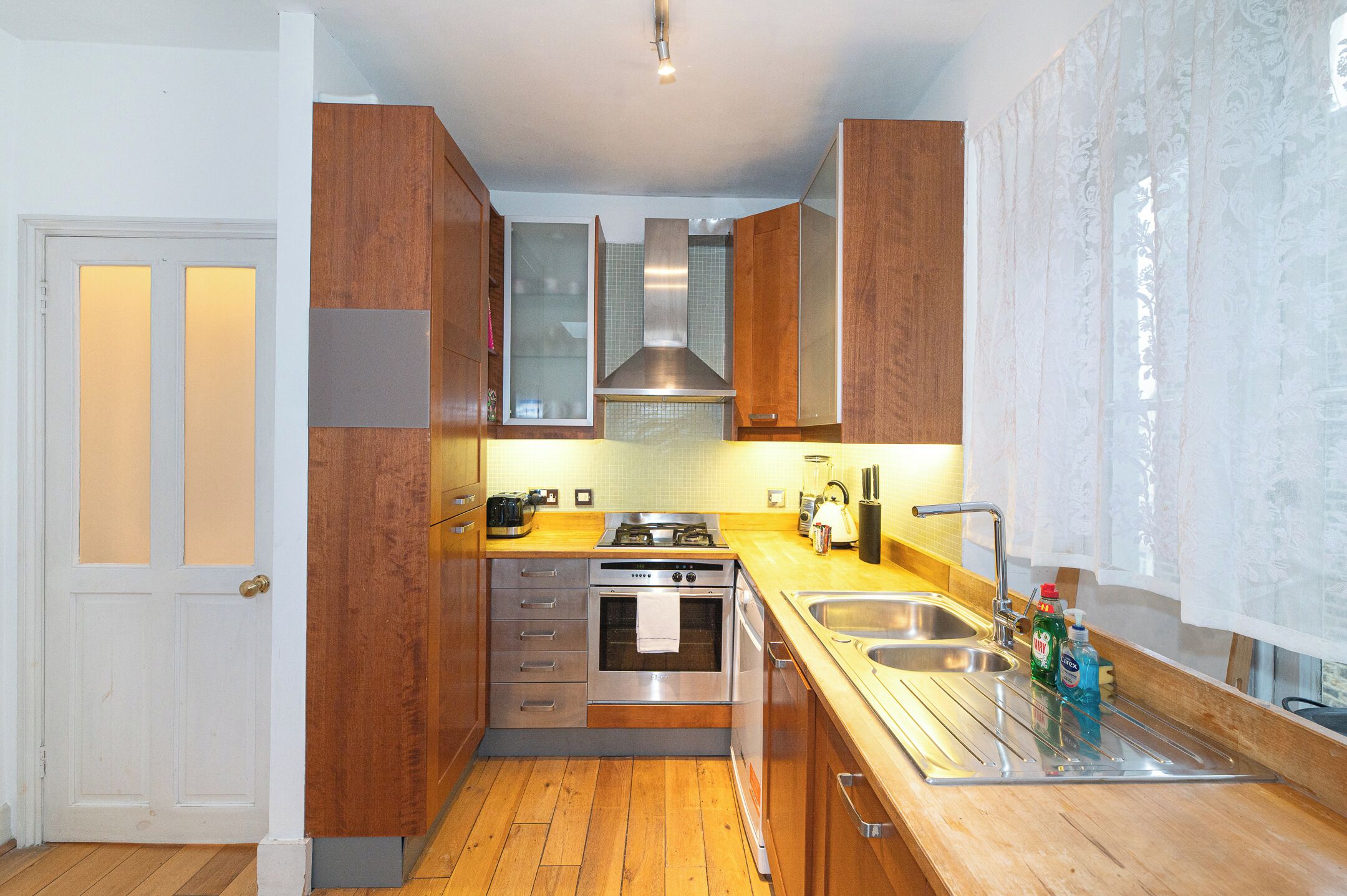 Réfrigérateur, micro-ondes, four, lave-vaisselle