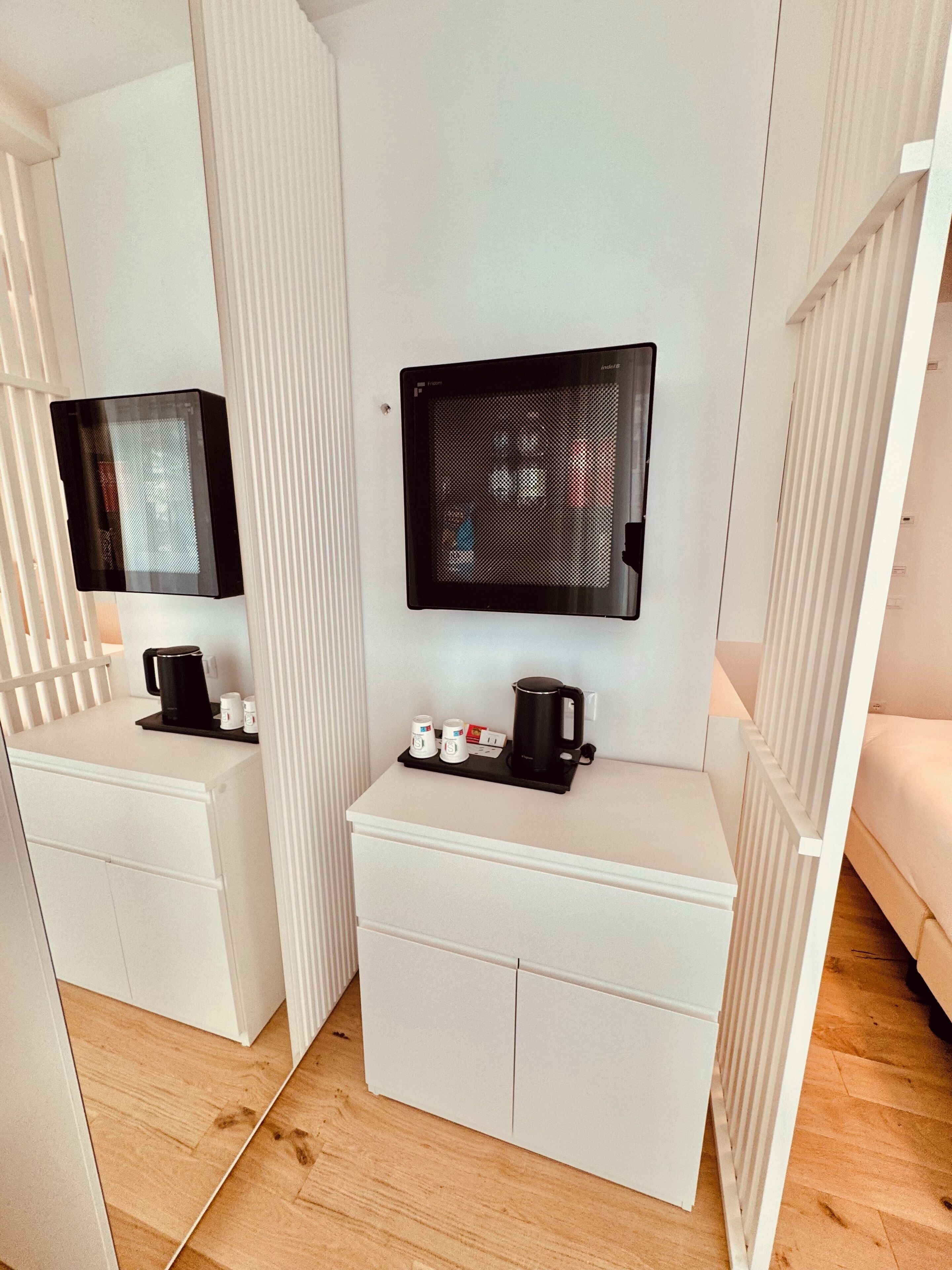 Deluxe-Doppel- oder -Zweibettzimmer, Nichtraucher, eingeschränkter Meerblick | Minibar