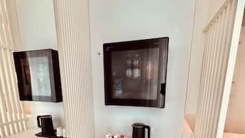 Deluxe-Doppel- oder -Zweibettzimmer, Nichtraucher, eingeschrÀnkter Meerblick | Minibar