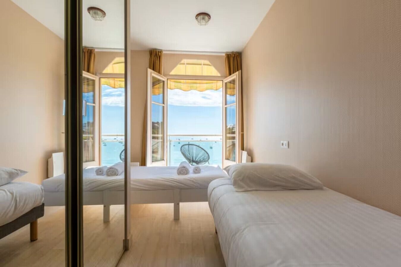 Bügeleisen/Bügelbrett, WLAN, Bettwäsche