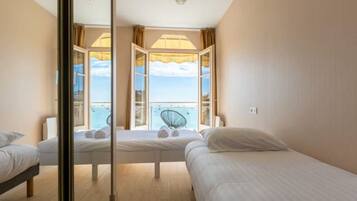 Bügeleisen/Bügelbrett, WLAN, Bettwäsche