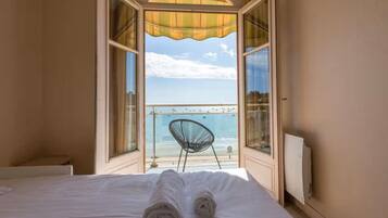 Ferros/tábuas de passar roupa, Wi-Fi, roupa de cama