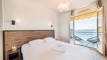 BĂŒgeleisen/BĂŒgelbrett, WLAN, BettwĂ€sche