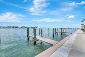 Marina - Villa de Marco, Water-front - 2-bedroom condo on Marco Island with Washer Dryer (Marco Island)