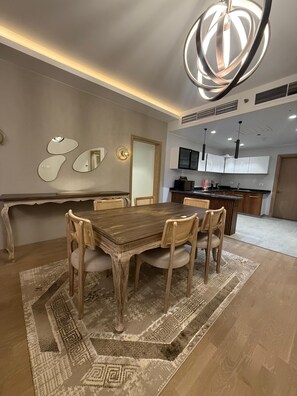 Dining - ELITE/3BR Apt • Premium Comfort • Prime AEON Location - Egypt (Giza Governorate)