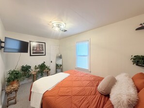 2 habitaciones, escritorio, tabla de planchar con plancha y wifi gratis 