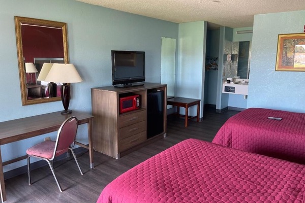 Desk, iron/ironing board, WiFi (free)