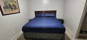 3 makuuhuonetta, silitysrauta/-lauta, Wi-Fi, vuodevaatteet