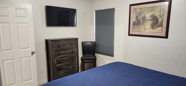 3 makuuhuonetta, silitysrauta/-lauta, Wi-Fi, vuodevaatteet