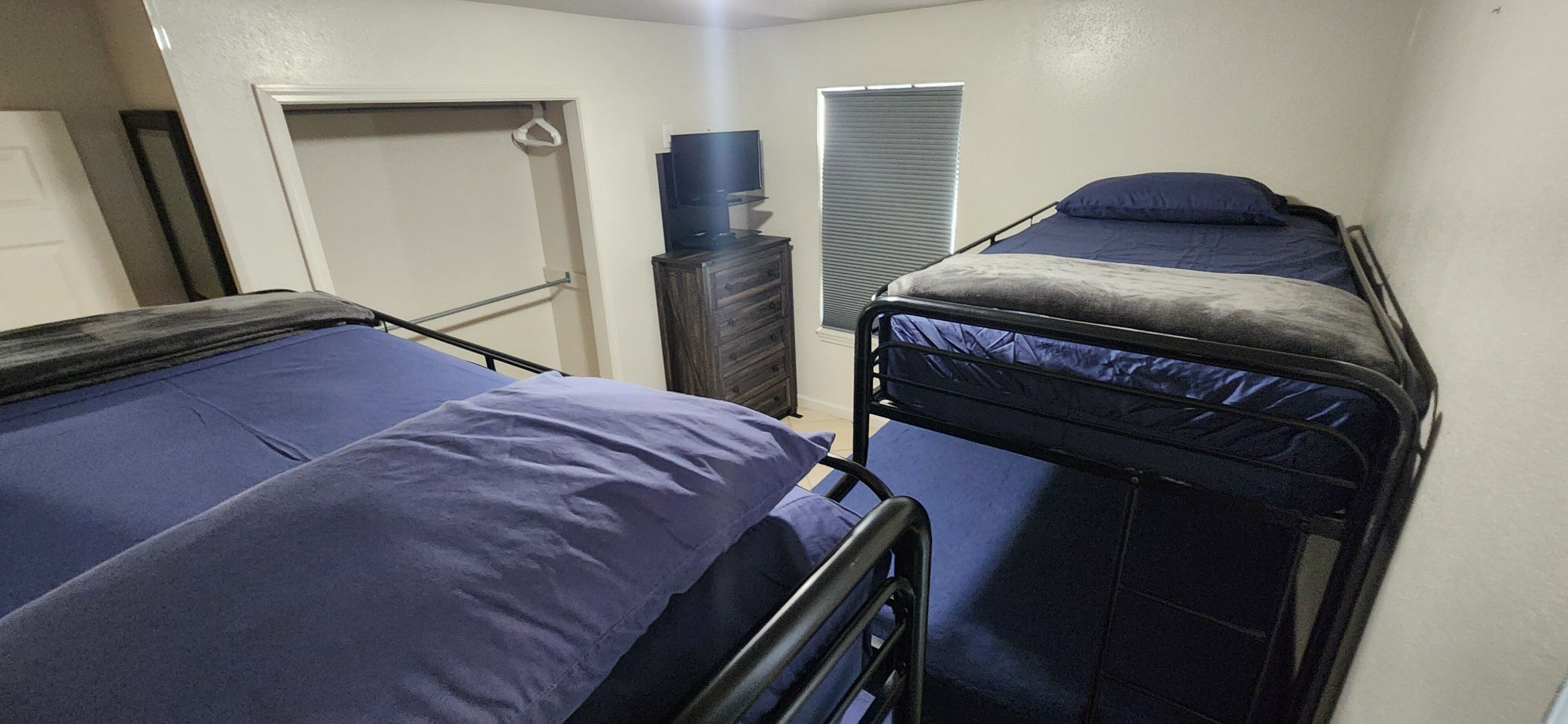 3 間睡房、熨斗/熨衫板、Wi-Fi、床單