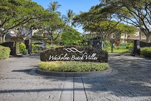 Property grounds - Waikoloa Beach Townhome, Hilton Pool Pass 2026, AC, Beach and Baby Gear! (Waikoloa Village)