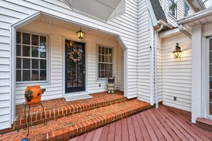 Exterior detail - Lakefront Haven | Sunroom, Deck, Near Hospital (Franklin)
