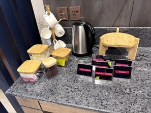 Shared kitchen facilities - Holiday One Hotel & Suites Karachi  (Karachi)