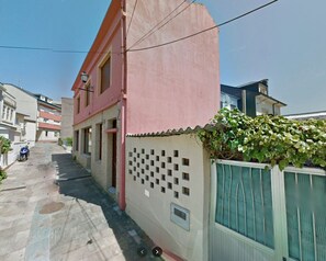 Exterior - Comfortable, sunny, apartment, just steps to the beach! (O Porto de Espasante)