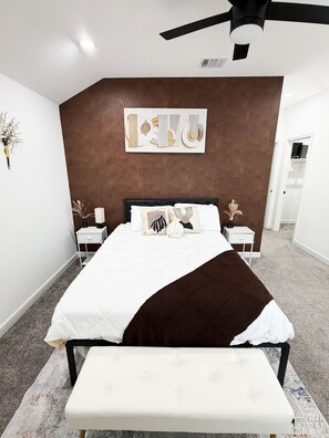 3 quartos, ferros/tábuas de passar roupa, Wi-Fi, roupa de cama
