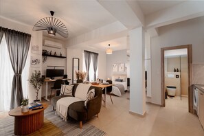 1 bedroom, iron/ironing board, WiFi, bed sheets - Gem near Acropolis with Rooftop View  | Fast WiFi (Athina)