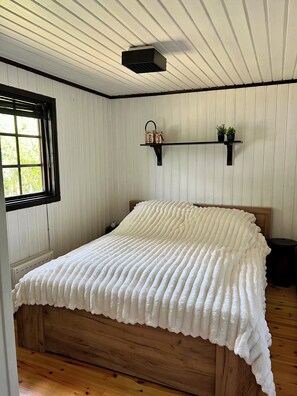 WiFi - Fantastic lake house in southern Sweden - fireplace, boat & guest house (Belganet)