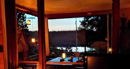 Fantastic lake house in southern Sweden - fireplace, boat & guest house