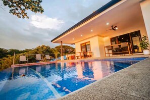 Pool - Luxury Villa with Infinity Pool & Panoramic Ocean and Mountain Views (Quebrada Amarilla)