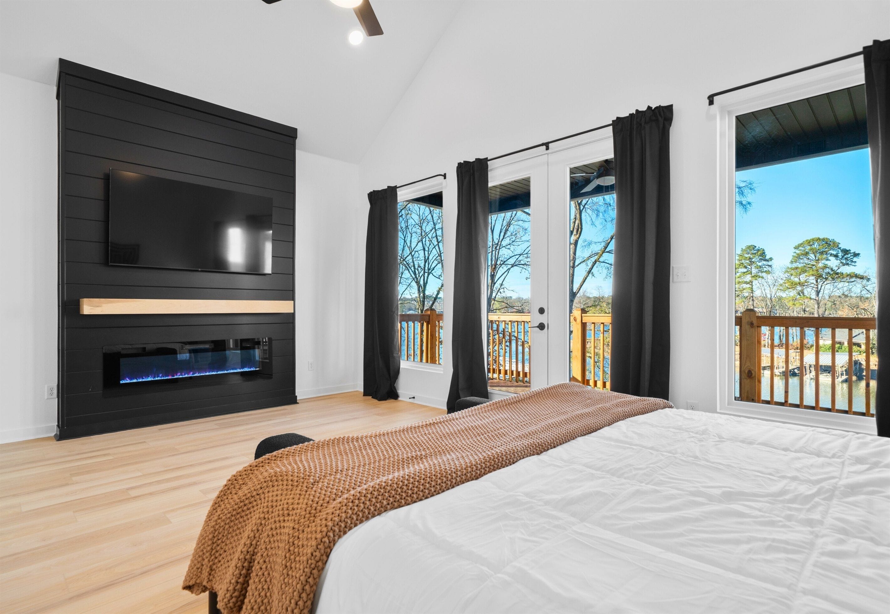 Fer et planche à repasser, Wi-Fi gratuit, draps fournis