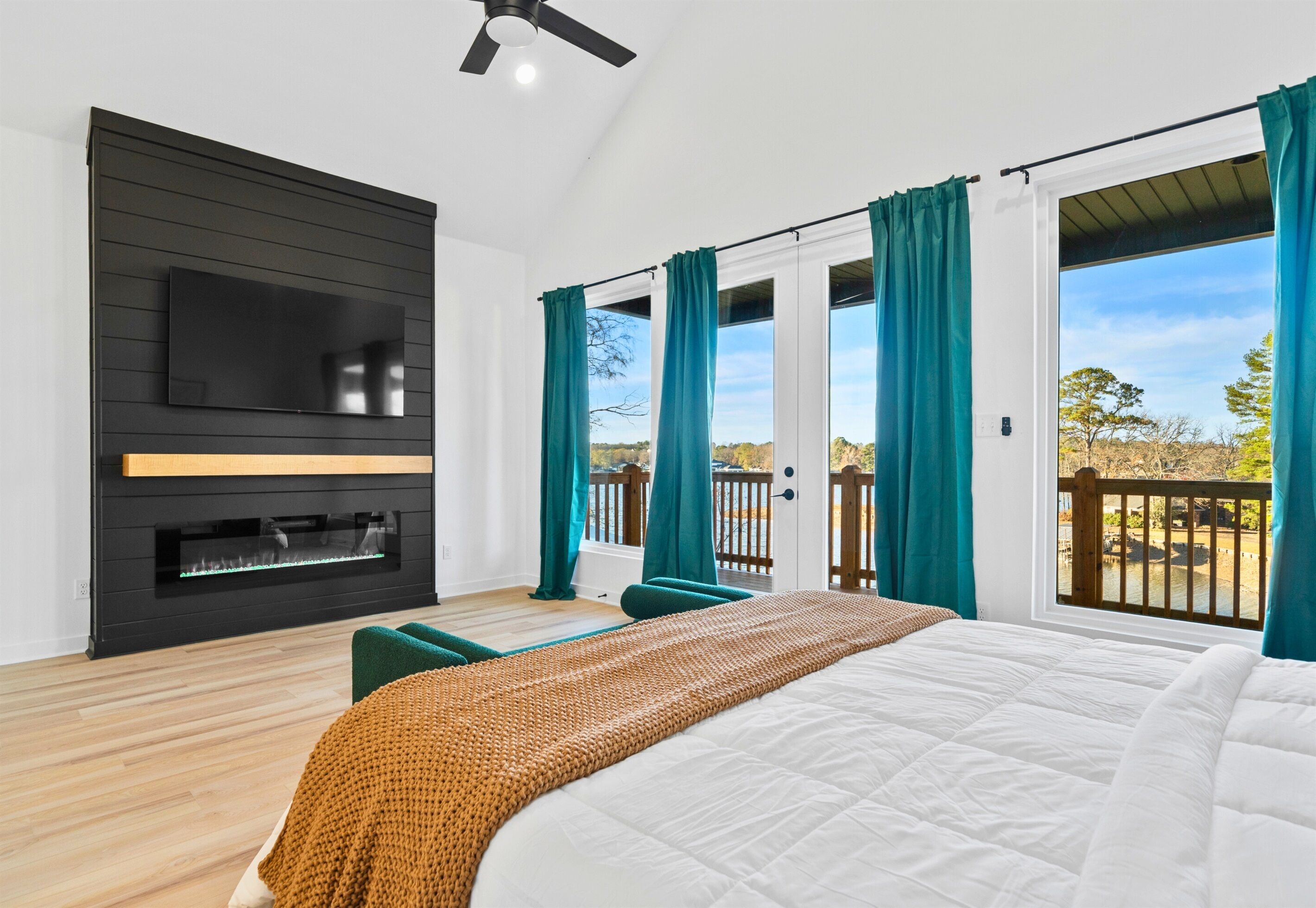 Fer et planche à repasser, Wi-Fi gratuit, draps fournis