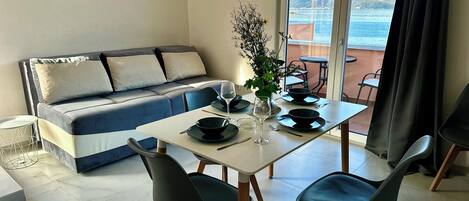 럭셔리 아파트, 바다 전망 | 거실 공간