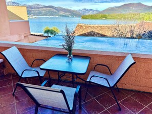 Familienapartment, Meerblick | Terrasse/Patio