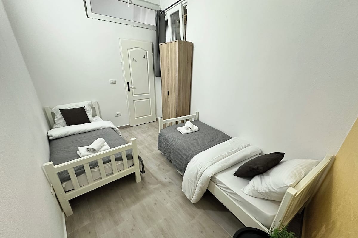 Grand Apartment, Sea View | Iron/ironing board, free WiFi