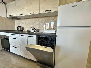 家庭公寓, 海景 | 私人廚房 | 大型雪櫃/冰箱、爐具、洗碗機、廚房用具/餐具/器皿