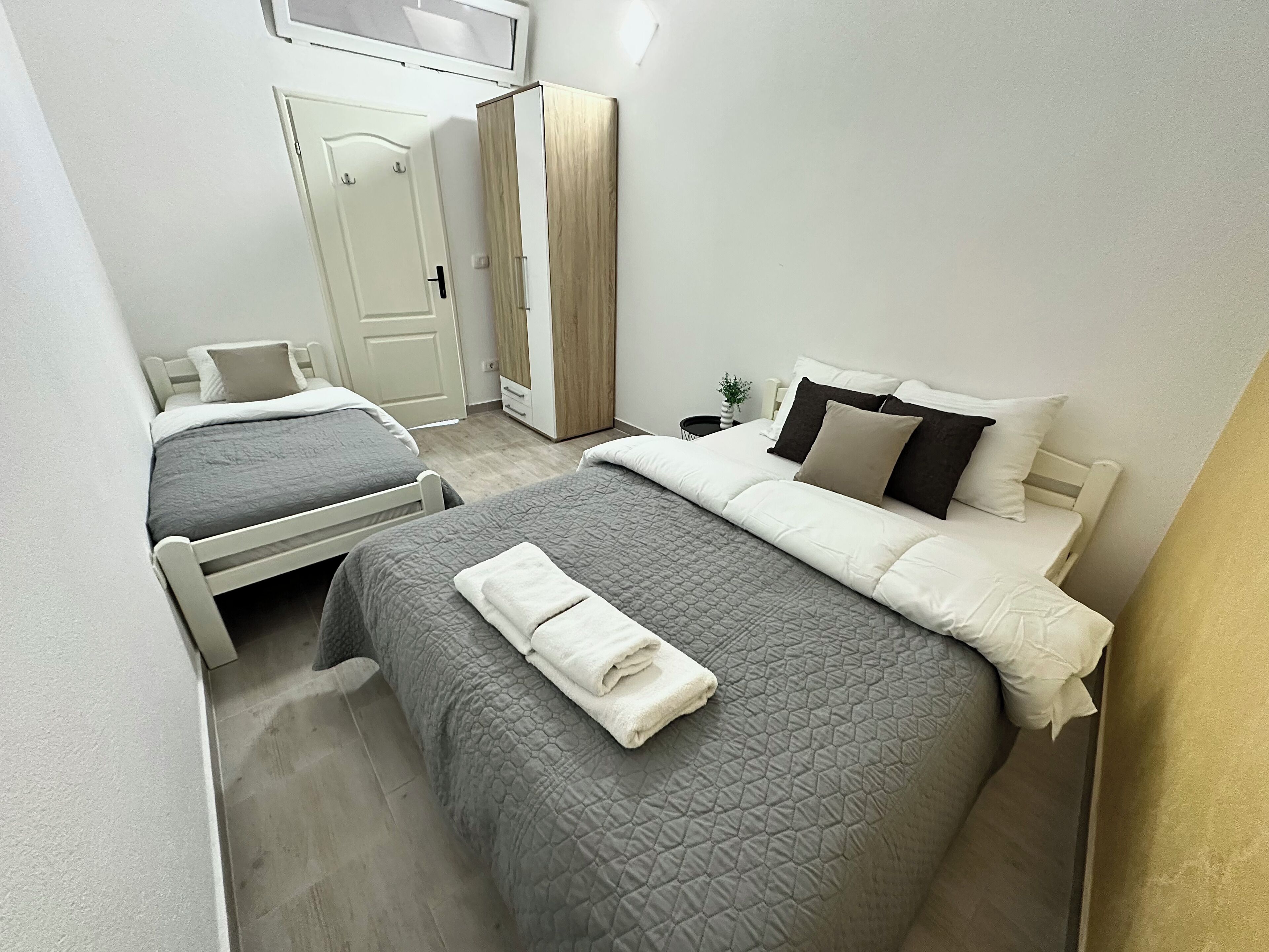 Bügeleisen/Bügelbrett, kostenloses WLAN