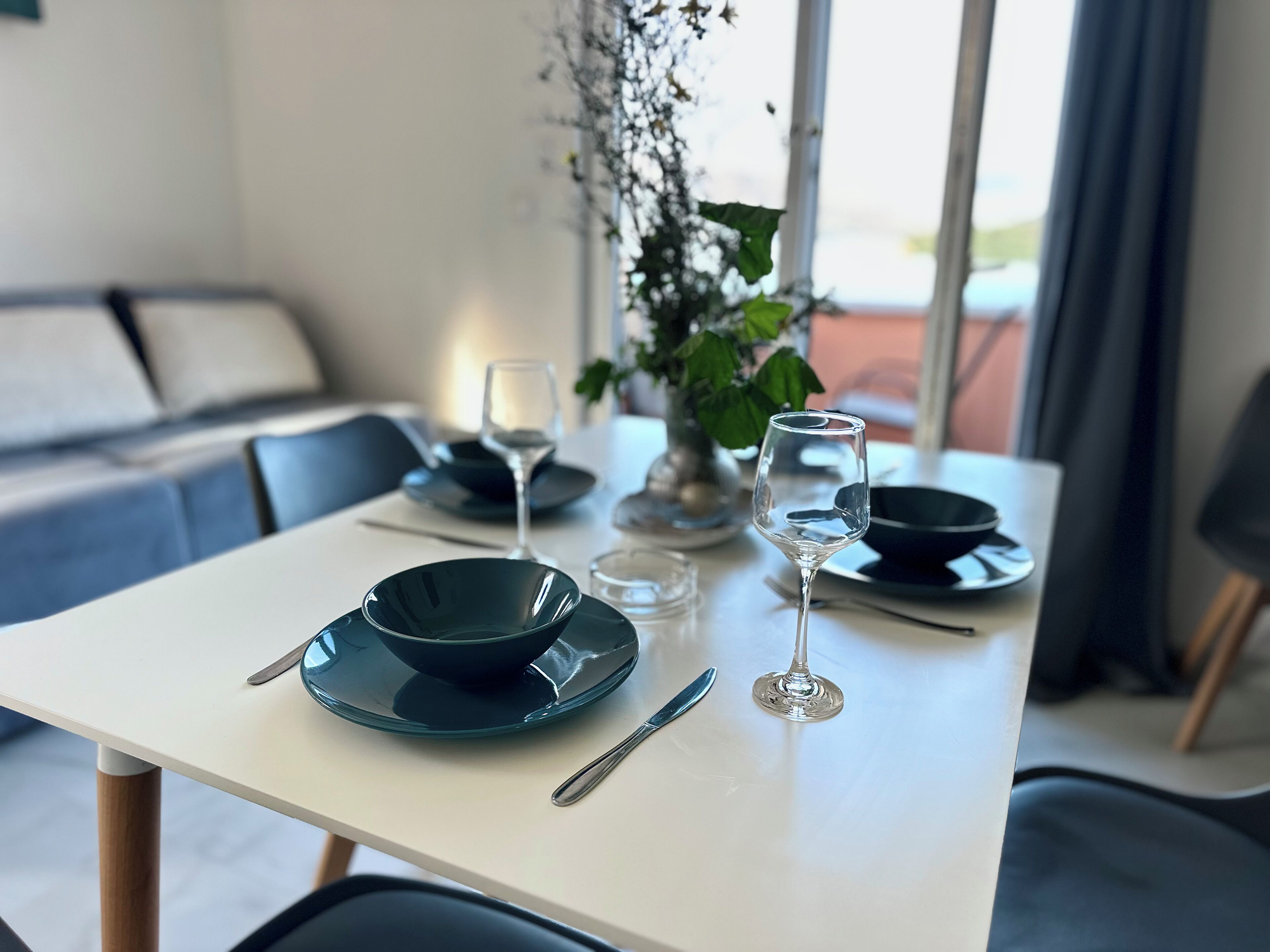 Apartamento superluxo, vista para o mar | Área de estar | TV