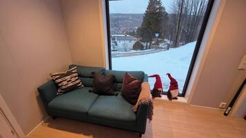 House, 2 Bedrooms, Balcony | Living room