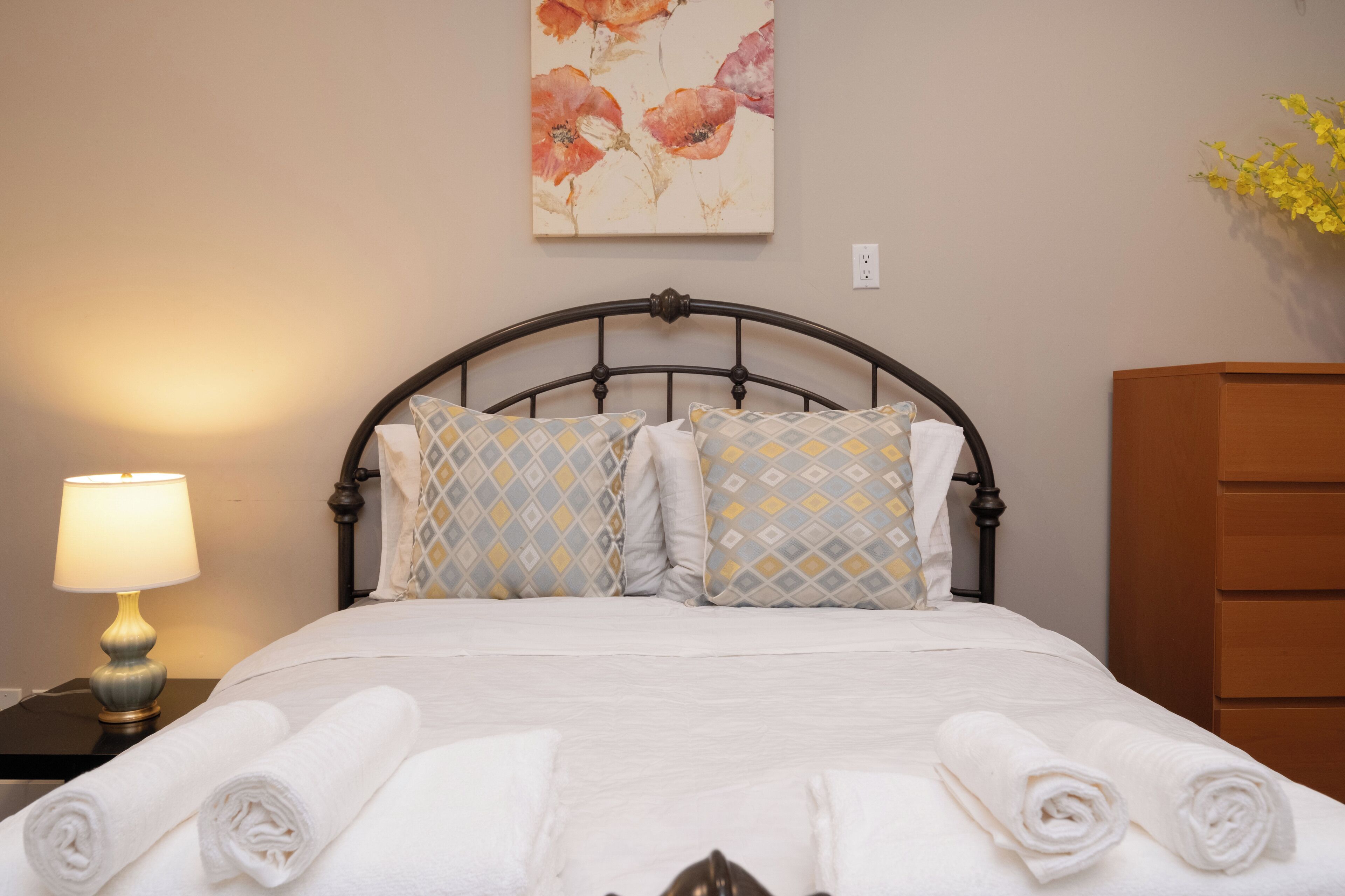 3 bedrooms, iron/ironing board, WiFi, bed sheets