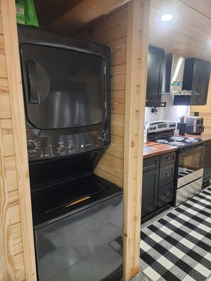 Fridge, microwave, oven, stovetop - Cozy 1-bedroom bunk style apartment Game Rm/Gym/Stream in historic McDowell! (McDowell)