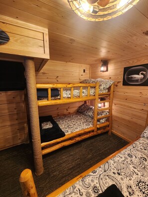 1 Schlafzimmer, Reisekinderbett, WLAN, Bettwäsche